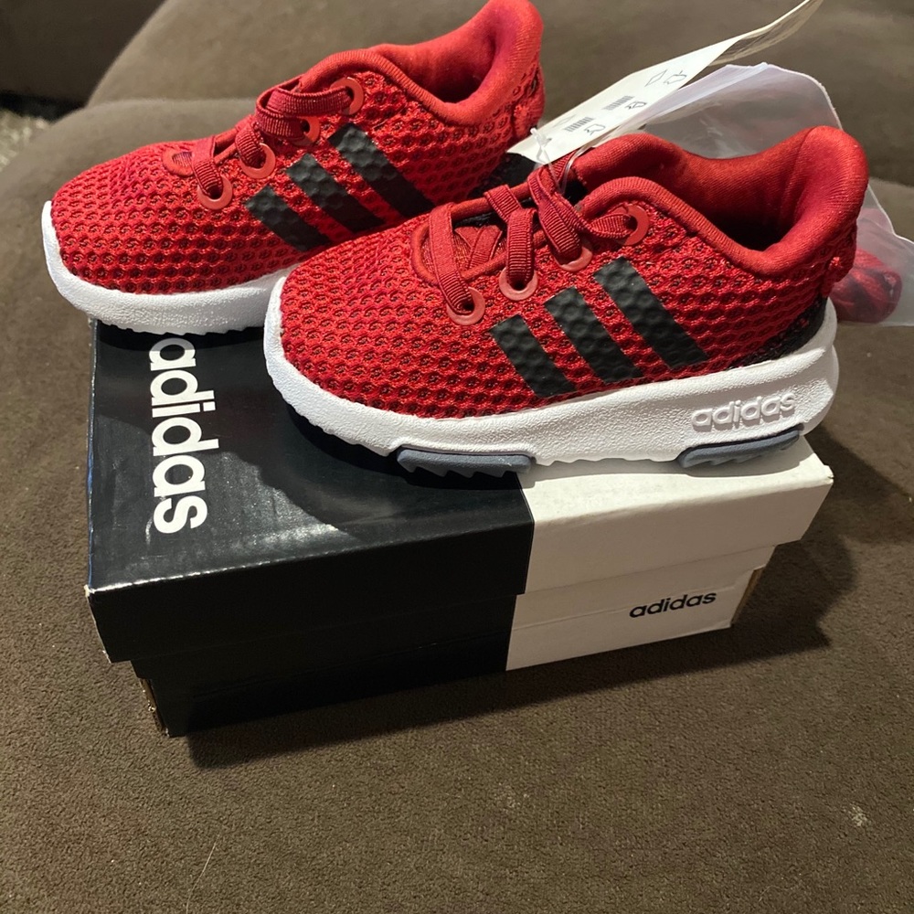 Baby’s Adidas shoes Sz 4 NEW with tags